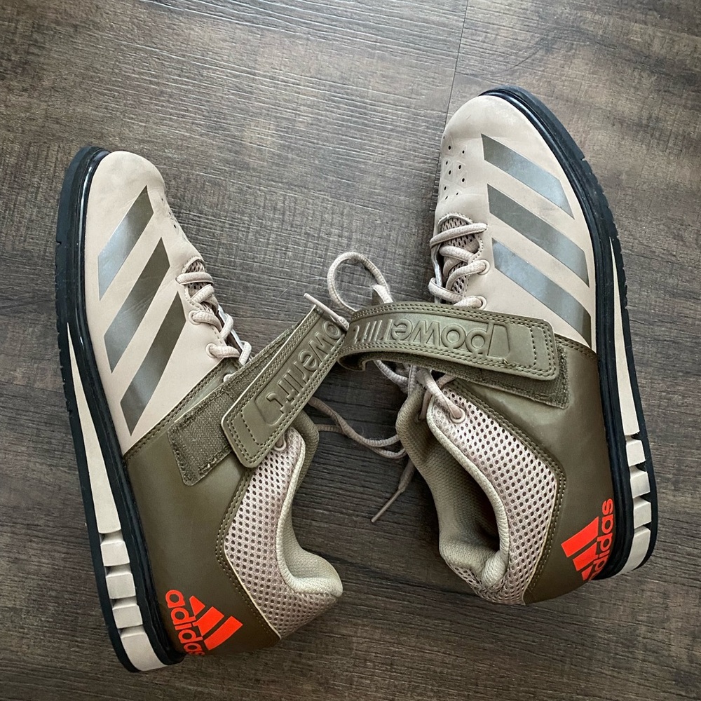 Good condition, lightly used adidas weight lifting shoes
